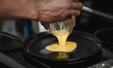 Chef revela o segredo de como fazer ovos mexidos cremosos de hotel. Foto: Pexels