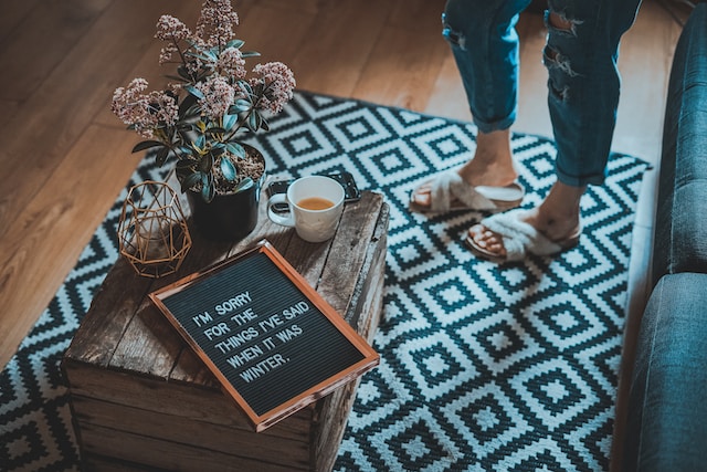 Should the rug be darker than the floor