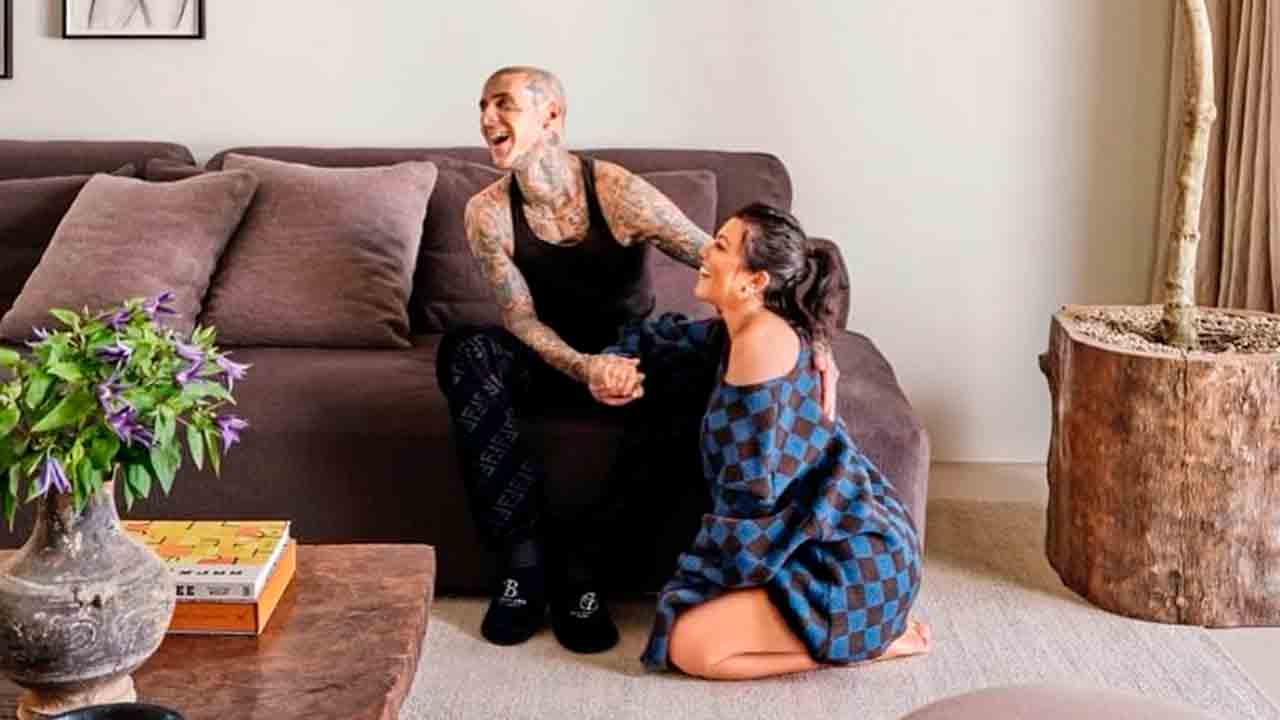 Travis Barker et Kourtney Kardashian. Reprodução/Instagram @amykchin