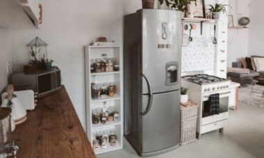 Esse pequeno ajuste na sua geladeira pode te ajudar a economizar até 30% na conta de luz