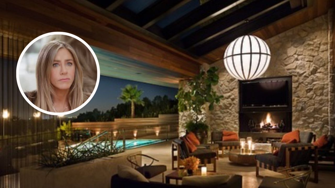 제니퍼 애니스톤의 야외 라운지는 캘리포니아 라이프스타일의 정수 — 이 세련된 공간을 집에서 재현하는 방법을 확인하세요