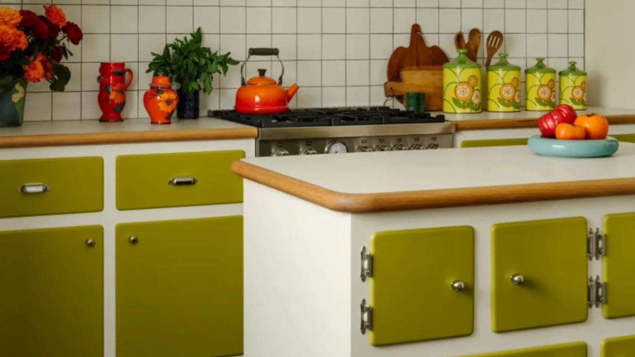 올리브 오일: 2025년 주방을 변신시킬 가장 우아한 색상