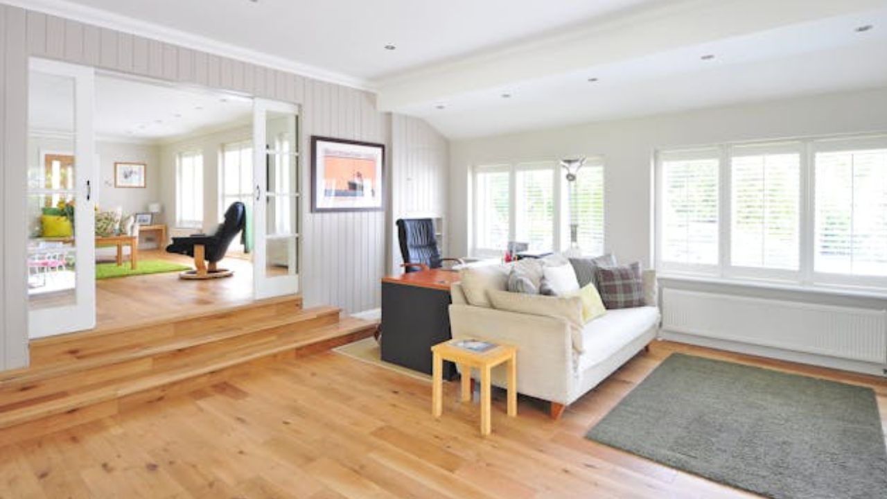 5 gulvtrender som er utdaterte og bør droppes i 2025, ifølge designere