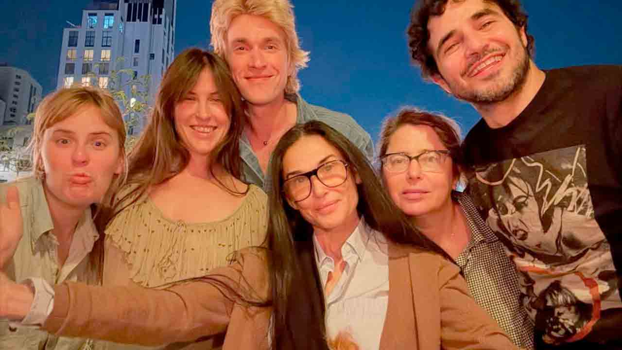 Mobiliário de exterior aprovado por Demi Moore é atemporal em todos os sentidos – designers afirmam que o estilo é impactante sem exageros. Reprodução/Instagram Demi Moore
