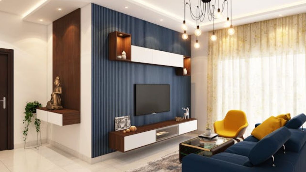 É assim que os designers organizam os móveis para que os cômodos pareçam arejados (sem parecer vazios)