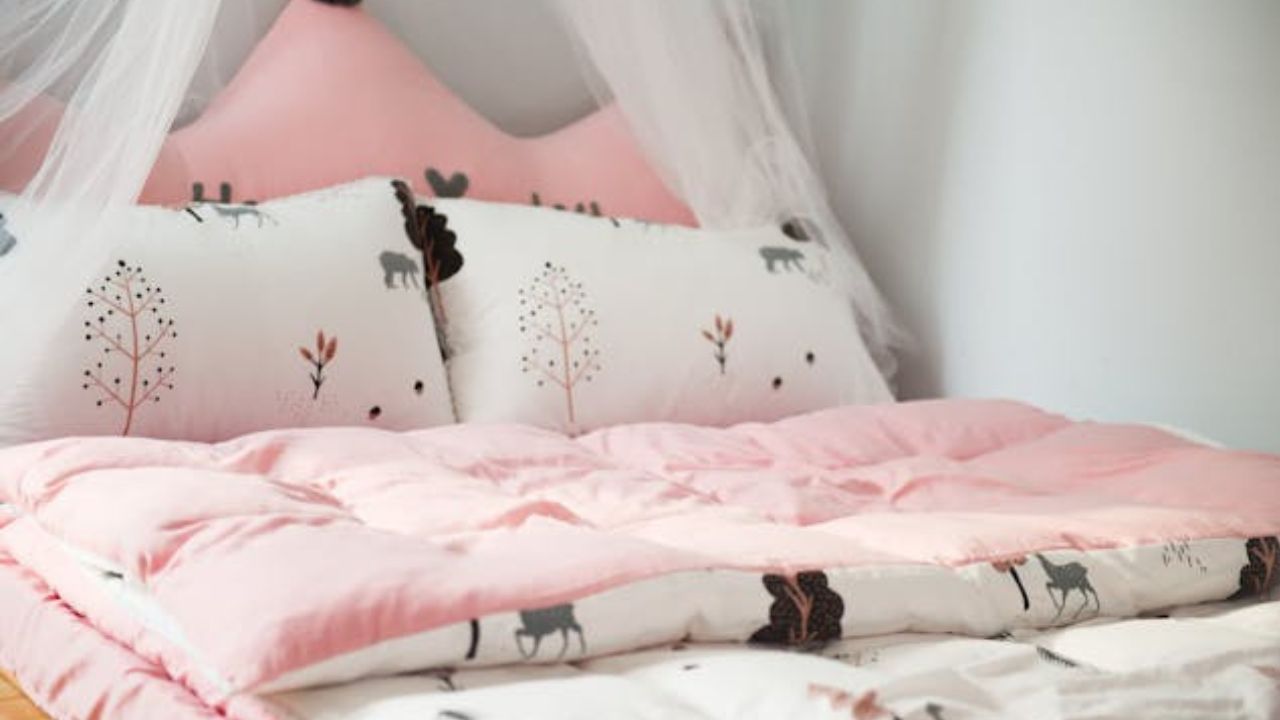 6 sinais de que você precisa trocar sua roupa de cama antes do que imagina, segundo especialistas