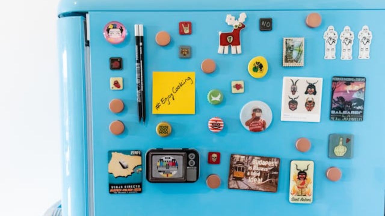 냉장고에 자석을 붙이면 전기요금이 올라갈까? 진실을 확인해보세요