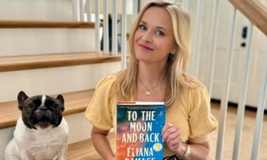 Reese Witherspoon inspira o retorno do carvalho mel na decoração