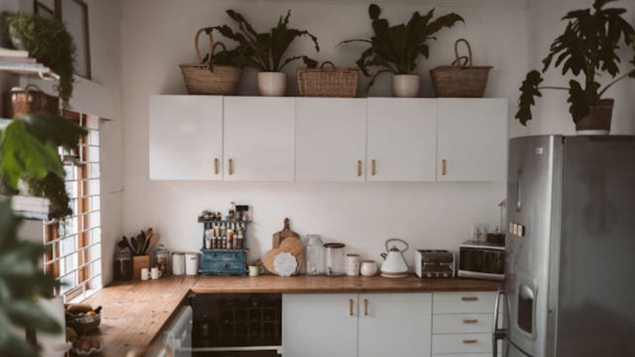 O que é a regra de 1/3 para puxadores de armário — e por que ela importa no design?