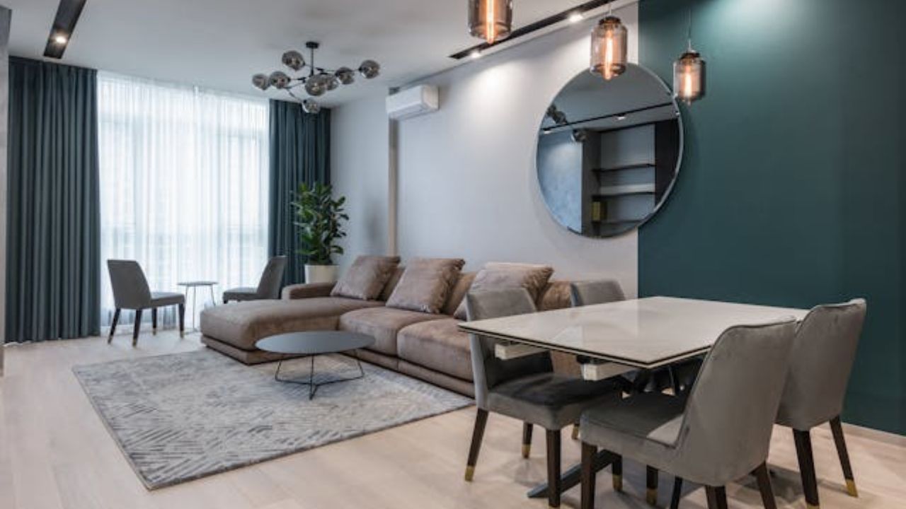 Adeus almofadas volumosas: esta é a tendência minimalista para sofás que vai dominar em 2026