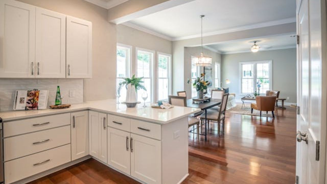 6 erros comuns na cozinha com península que os designers alertam — e o que fazer em vez disso