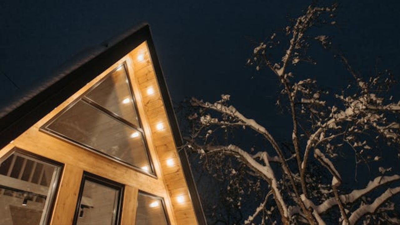 É seguro deixar as luzes externas ligadas em temperaturas abaixo de zero? Especialistas explicam