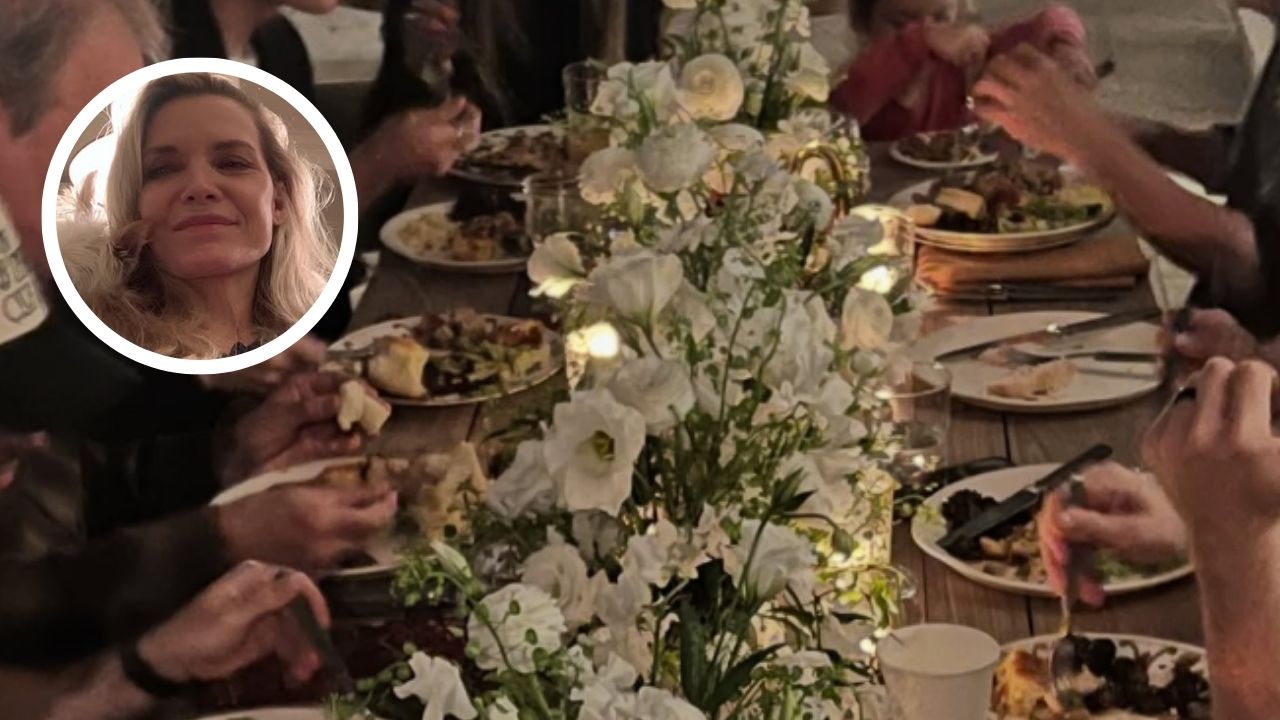 O arranjo de mesa minimalista de Michelle Pfeiffer está conquistando a temporada de festas